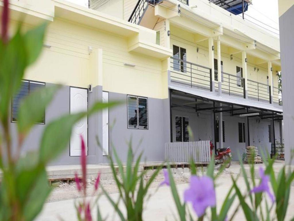 Hotel Oyo 769 Ban Thassanee Chiang Mai Esterno foto