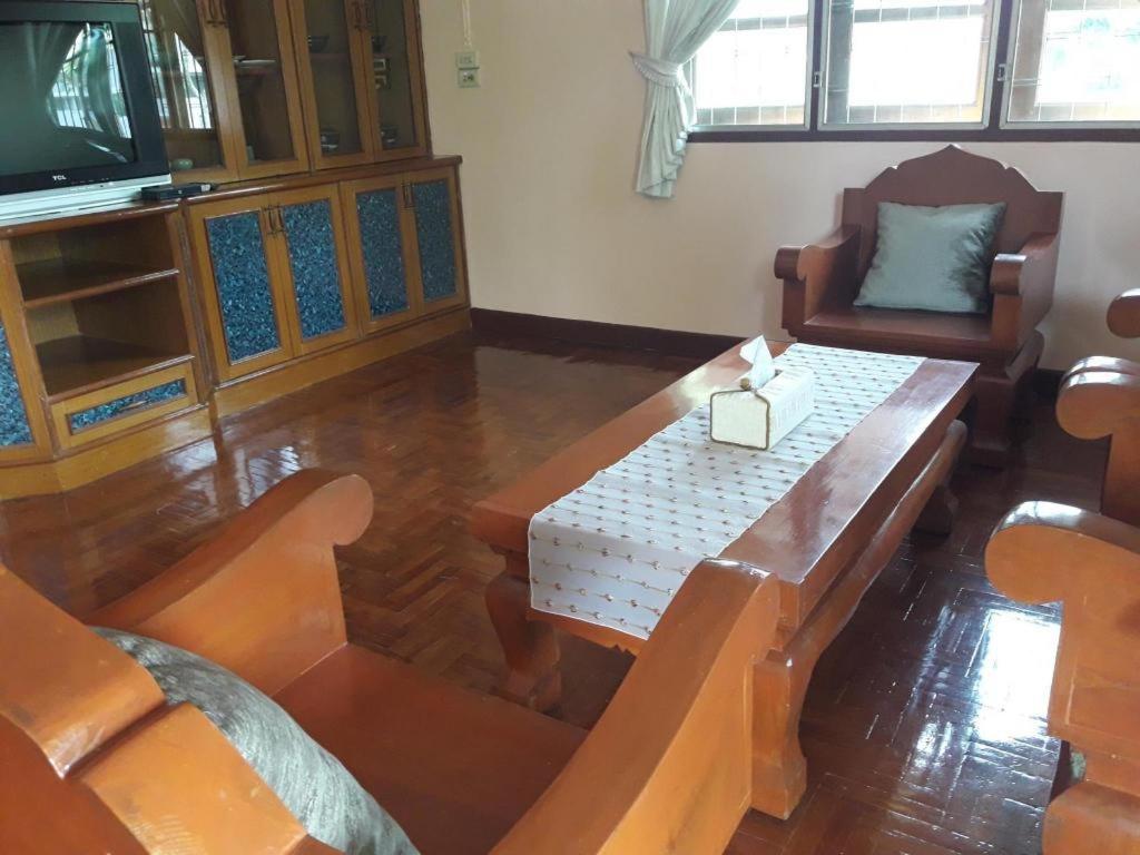 Hotel Oyo 769 Ban Thassanee Chiang Mai Esterno foto